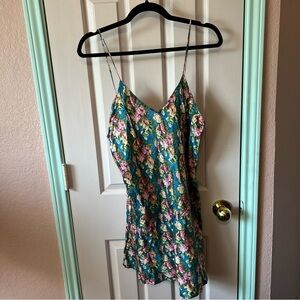 Vtg Victoria’s Secret Gold Label Silk Mini Nightie Size Medium